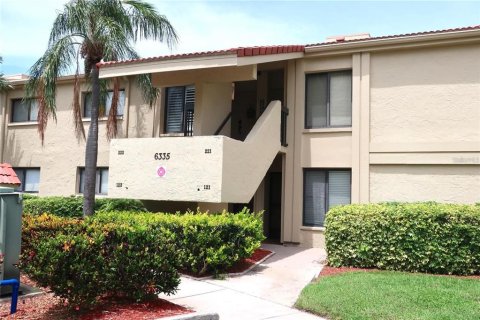 Condo in Saint Petersburg, Florida, 2 bedrooms  № 2277507