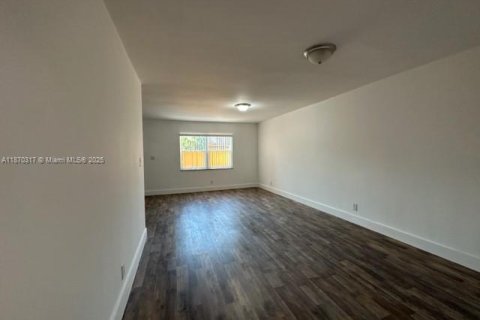 Touwnhouse à vendre à Sunrise, Floride: 3 chambres, 118.54 m2 № 1895336 - photo 6