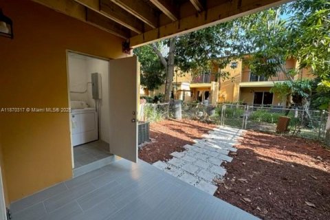 Touwnhouse à vendre à Sunrise, Floride: 3 chambres, 118.54 m2 № 1895336 - photo 8