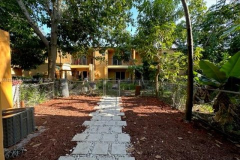Touwnhouse à vendre à Sunrise, Floride: 3 chambres, 118.54 m2 № 1895336 - photo 9