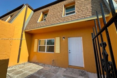 Touwnhouse à vendre à Sunrise, Floride: 3 chambres, 118.54 m2 № 1895336 - photo 3