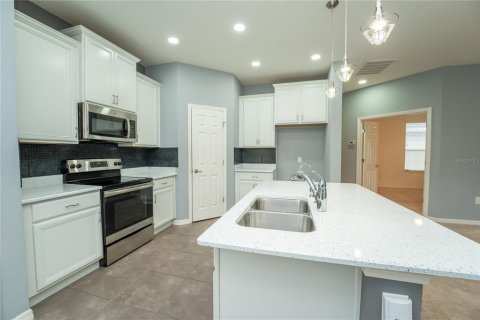 Villa ou maison à vendre à Kissimmee, Floride: 2 chambres, 158.21 m2 № 2138252 - photo 12