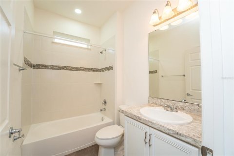 Villa ou maison à vendre à Kissimmee, Floride: 2 chambres, 158.21 m2 № 2138252 - photo 28