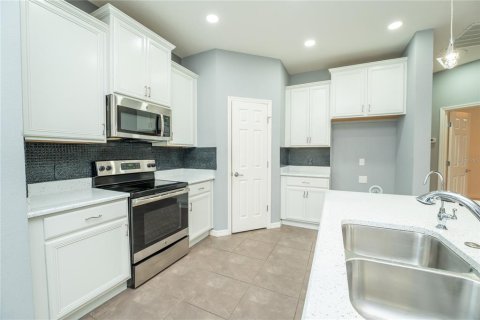 Villa ou maison à vendre à Kissimmee, Floride: 2 chambres, 158.21 m2 № 2138252 - photo 11