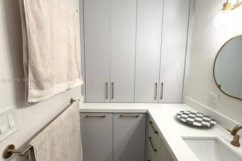 Casa en venta en Miami, Florida, 3 dormitorios, 111.48 m2 № 2044426 - foto 14