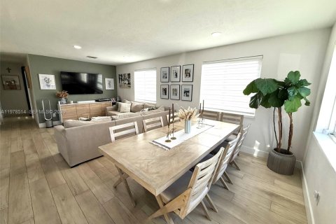 Casa en venta en Miami, Florida, 3 dormitorios, 111.48 m2 № 2044426 - foto 10