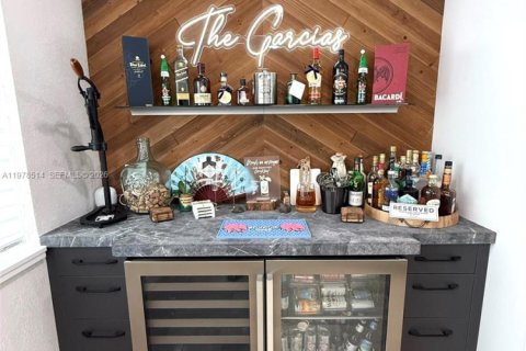 Casa en venta en Miami, Florida, 3 dormitorios, 111.48 m2 № 2044426 - foto 12