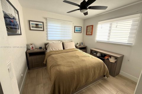 Casa en venta en Miami, Florida, 3 dormitorios, 111.48 m2 № 2044426 - foto 17
