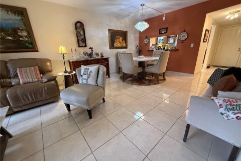 Купить кондоминиум в Бока-Ратон, Флорида 2 спальни, 111.48м2, № 2024252 - фото 15