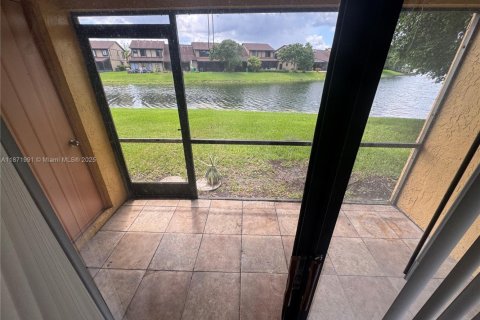 Adosado en alquiler en Sunrise, Florida, 3 dormitorios, 172.05 m2 № 1979739 - foto 12