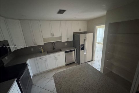 Adosado en alquiler en Sunrise, Florida, 3 dormitorios, 172.05 m2 № 1979739 - foto 8