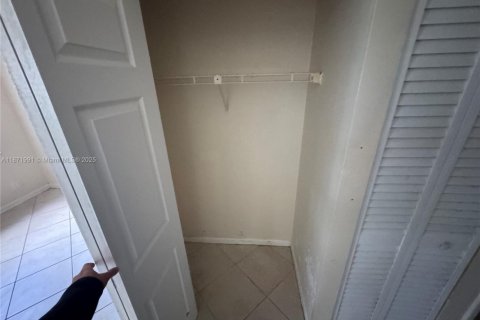 Adosado en alquiler en Sunrise, Florida, 3 dormitorios, 172.05 m2 № 1979739 - foto 3