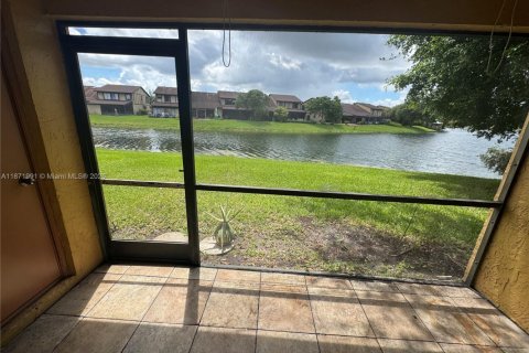 Adosado en alquiler en Sunrise, Florida, 3 dormitorios, 172.05 m2 № 1979739 - foto 13