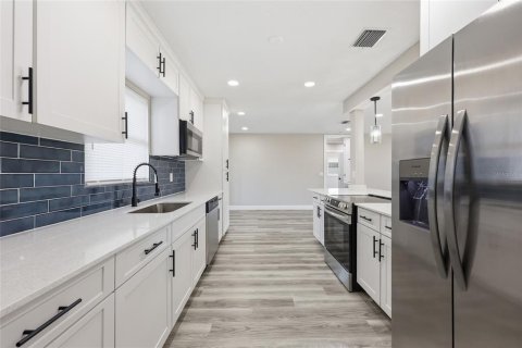 Купить виллу или дом в Клируотер, Флорида 7 комнат, 147.71м2, № 2104885 - фото 12
