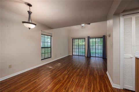 Touwnhouse à vendre à Gainesville, Floride: 2 chambres, 102.75 m2 № 1810159 - photo 12