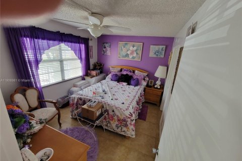 Купить кондоминиум в Пемброк-Пайнс, Флорида 2 спальни, 125.51м2, № 1964237 - фото 4