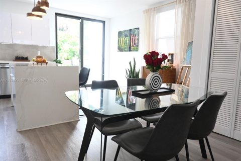 Townhouse in Miami, Florida 3 bedrooms, 149.02 sq.m. № 2378825 - photo 15