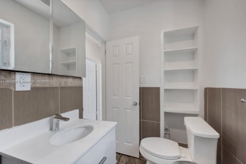 Купить коммерческую недвижимость в Майами, Флорида 423.08м2, № 1938942 - фото 15