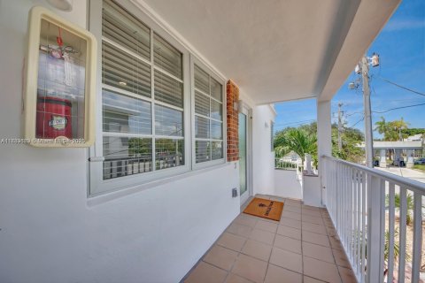 Купить коммерческую недвижимость в Майами, Флорида 423.08м2, № 1938942 - фото 17