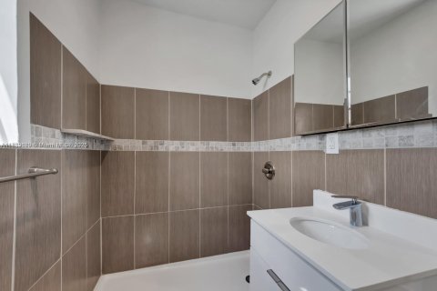 Купить коммерческую недвижимость в Майами, Флорида 423.08м2, № 1938942 - фото 6