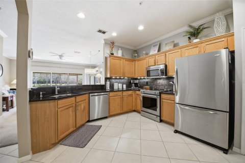 Townhouse in Madeira Beach, Florida 2 bedrooms, 141.58 sq.m. № 2198297 - photo 11