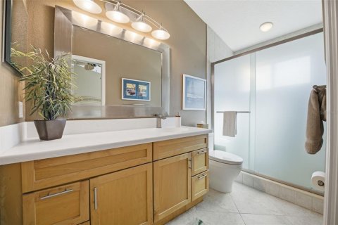 Townhouse in Madeira Beach, Florida 2 bedrooms, 141.58 sq.m. № 2198297 - photo 24