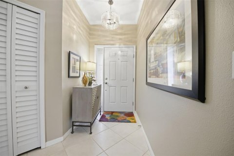 Townhouse in Madeira Beach, Florida 2 bedrooms, 141.58 sq.m. № 2198297 - photo 5