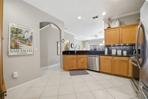 Townhouse in Madeira Beach, Florida 2 bedrooms, 141.58 sq.m. № 2198297 - photo 8