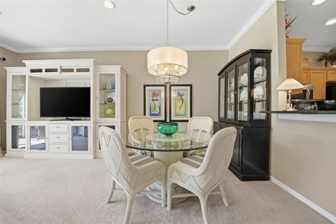 Townhouse in Madeira Beach, Florida 2 bedrooms, 141.58 sq.m. № 2198297 - photo 16