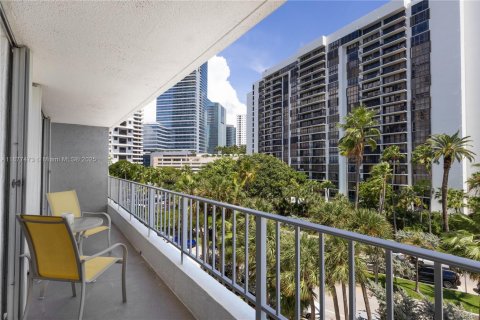Condominio en venta en Miami, Florida, 1 dormitorio, 56.86 m2 № 1980904 - foto 17