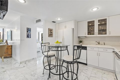 Condominio en venta en Miami, Florida, 1 dormitorio, 56.86 m2 № 1980904 - foto 19