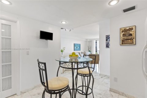 Condominio en venta en Miami, Florida, 1 dormitorio, 56.86 m2 № 1980904 - foto 20