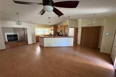 House in Brooksville, Florida 4 bedrooms, 238.2 sq.m. № 2394241 - photo 13
