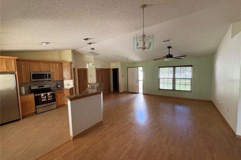 House in Brooksville, Florida 4 bedrooms, 238.2 sq.m. № 2394241 - photo 5