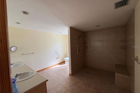 House in Brooksville, Florida 4 bedrooms, 238.2 sq.m. № 2394241 - photo 21