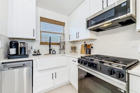 Condo in Gulfport, Florida, 1 bedroom  № 2203688 - photo 7