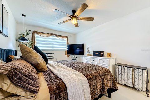 Condo in Gulfport, Florida, 1 bedroom  № 2203688 - photo 18