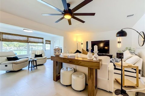Condo in Gulfport, Florida, 1 bedroom  № 2203688 - photo 25