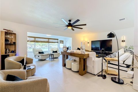 Condo in Gulfport, Florida, 1 bedroom  № 2203688 - photo 24