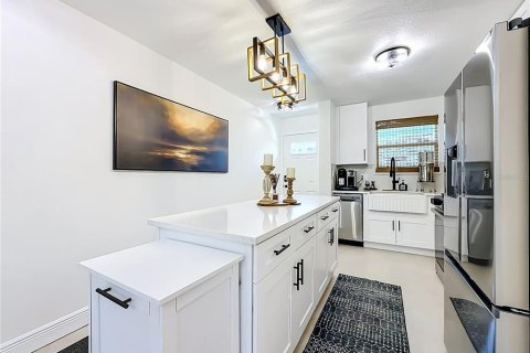 Condo in Gulfport, Florida, 1 bedroom  № 2203688 - photo 13
