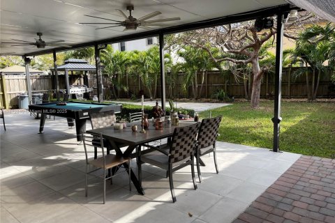 House in Homestead, Florida 5 bedrooms, 226.4 sq.m. № 1925521 - photo 20