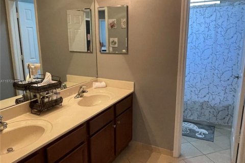 House in Homestead, Florida 5 bedrooms, 226.4 sq.m. № 1925521 - photo 16