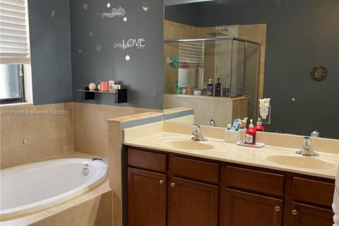 House in Homestead, Florida 5 bedrooms, 226.4 sq.m. № 1925521 - photo 14