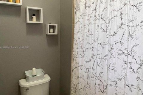 House in Homestead, Florida 5 bedrooms, 226.4 sq.m. № 1925521 - photo 17