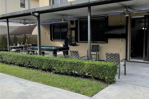 House in Homestead, Florida 5 bedrooms, 226.4 sq.m. № 1925521 - photo 22