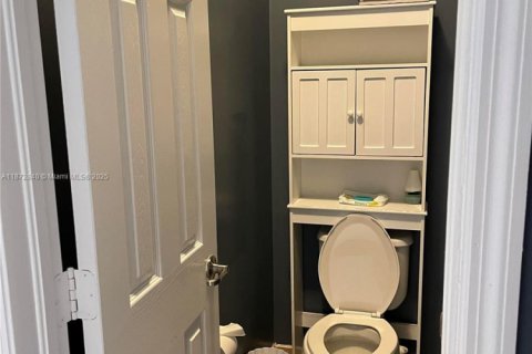 House in Homestead, Florida 5 bedrooms, 226.4 sq.m. № 1925521 - photo 12