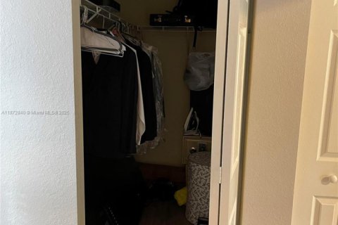 House in Homestead, Florida 5 bedrooms, 226.4 sq.m. № 1925521 - photo 11