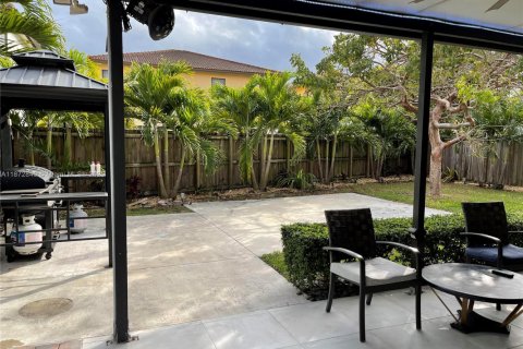 House in Homestead, Florida 5 bedrooms, 226.4 sq.m. № 1925521 - photo 18