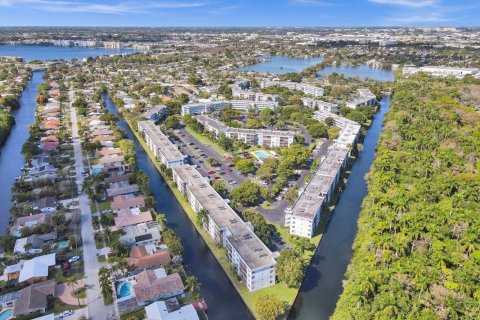 Condominio en venta en Oakland Park, Florida, 2 dormitorios, 90.58 m2 № 1058899 - foto 1