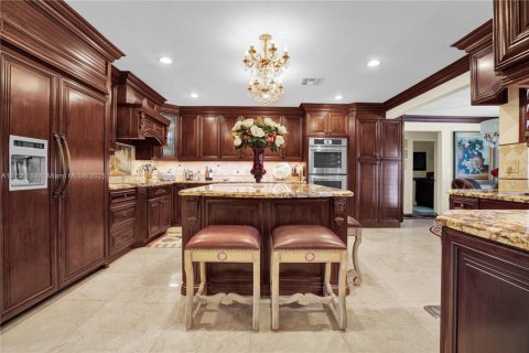 House in Palmetto Bay, Florida 5 bedrooms, 402.08 sq.m. № 1458084 - photo 19